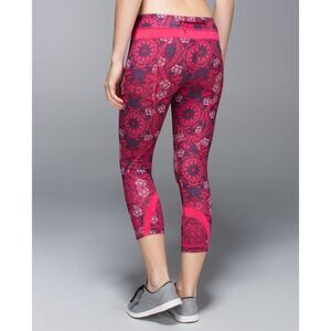 Lululemon Run: Inspire Crop II  Size 4 Prisma Multi Guava Lava Boom Juice